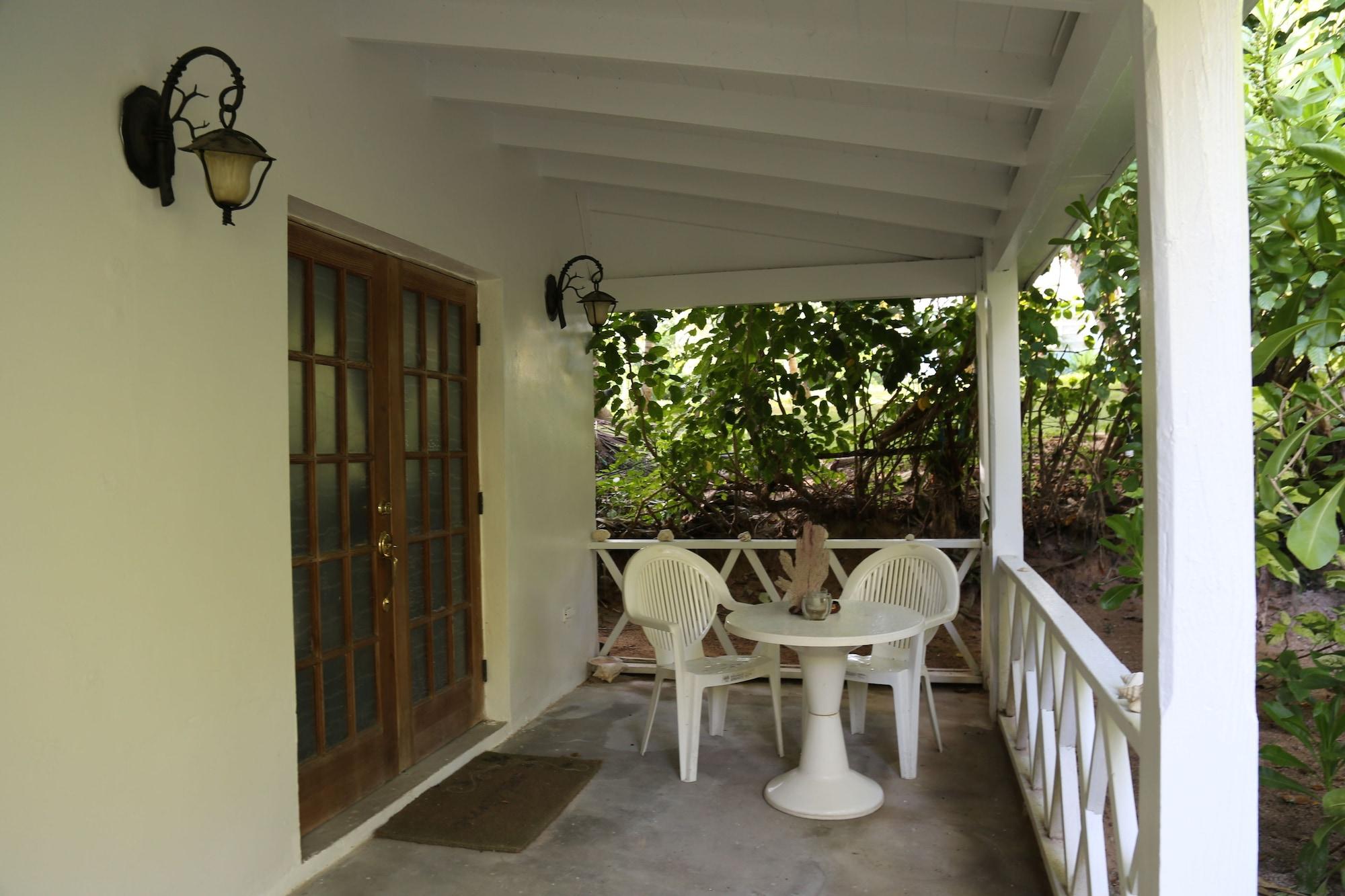 Dunmore Town Tingum Village Hotel מראה חיצוני תמונה