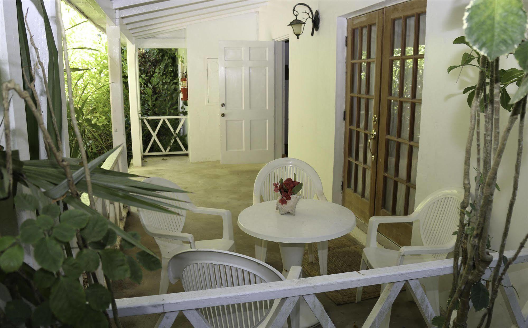 Dunmore Town Tingum Village Hotel מראה חיצוני תמונה