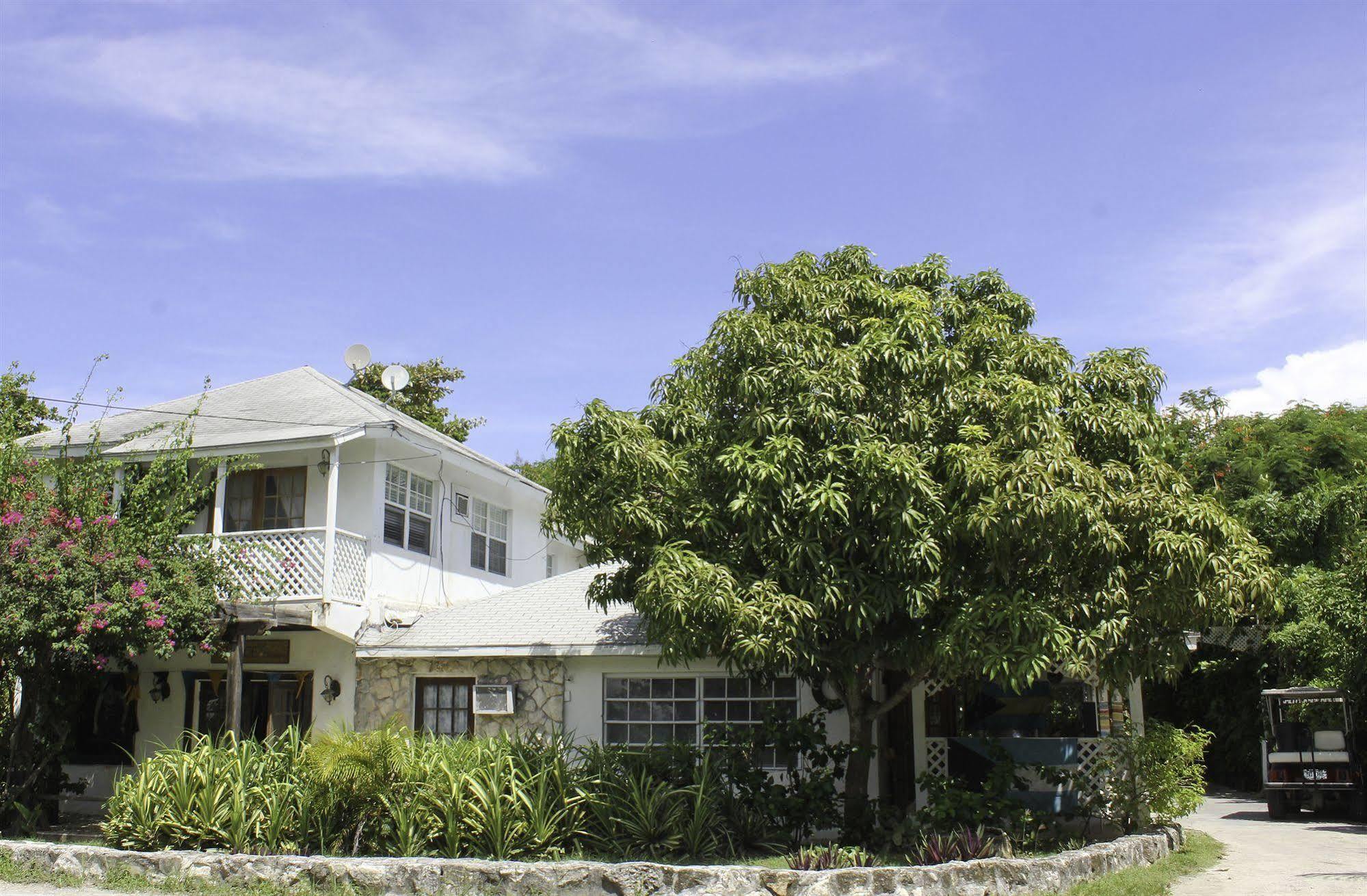 Dunmore Town Tingum Village Hotel מראה חיצוני תמונה